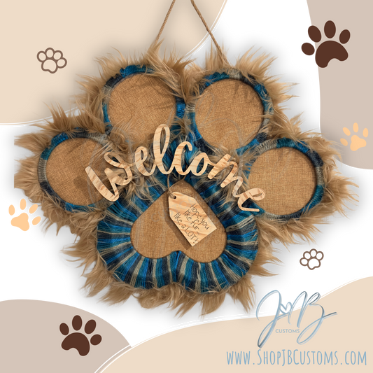 Custom Paw Print Wreath – Pet Lover Door Hanger – Handmade Faux Fur Wreath – Personalized Pet Décor
